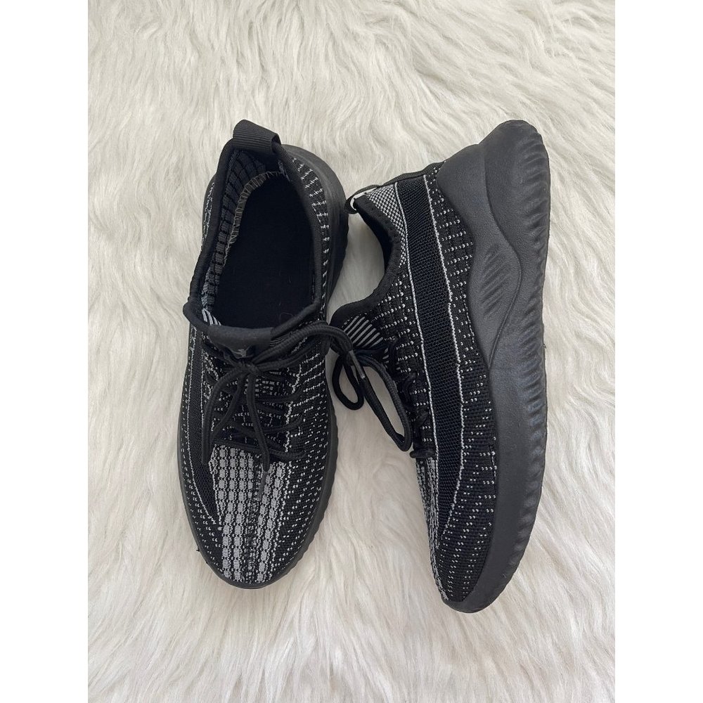 Danskin Women's Ecstatic Black Active Slip-On Tennis Shoes Size 8.5